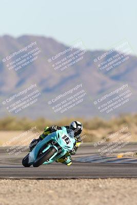 media/Dec-07-2025-CVMA (Sun) [[3e7d2de5dc]]/Race 16-Formula Middleweight/